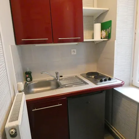 Beau F3 Proche Hopital Central, Thermal Apartment
