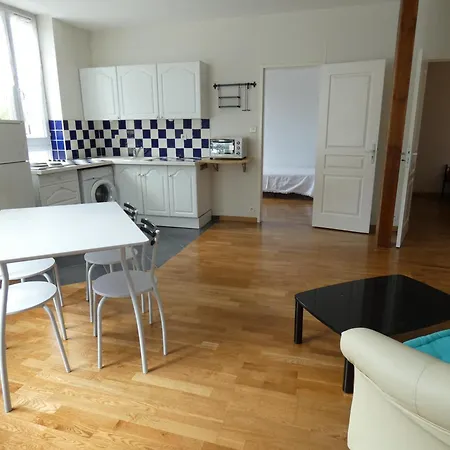 Beau F3 Proche Hopital Central, Thermal *
