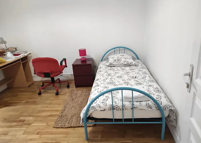 Beau F3 Proche Hopital Central, Thermal * Нанси