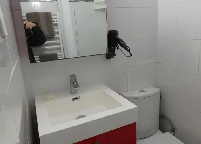 Beau F3 Proche Hopital Central, Thermal Нанси