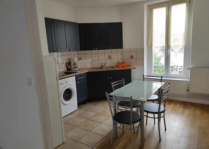 Апартаменты Beau F3 Proche Hopital Central, Thermal *